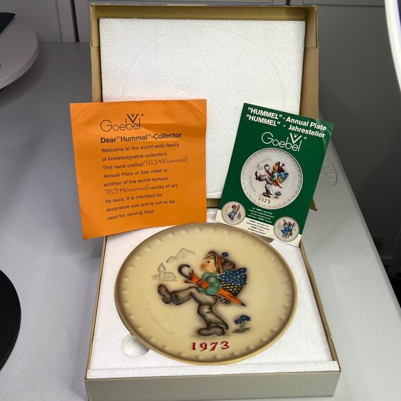 Hummel Globe Trotter Annual Plate 7.5" Hand-Painted Germany w/Box - 1973 - Picture 3 of 6